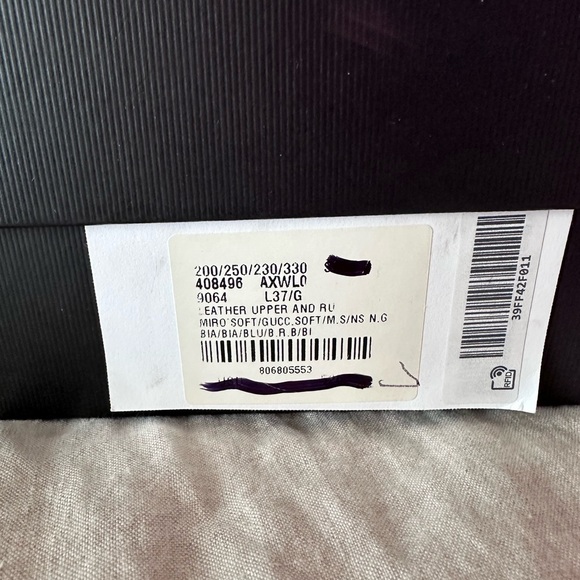 Like new, Gucci sneakers! Worn once and stored in box, in dust covers - Picture 2 of 7